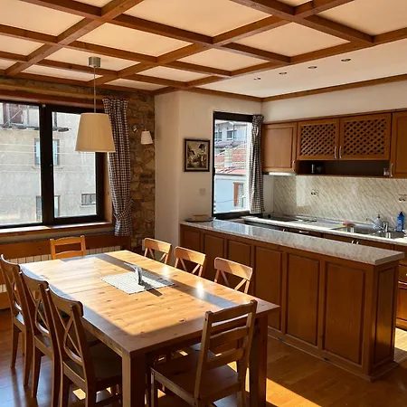Honey - Spacious 2-bedroom In Chepelare