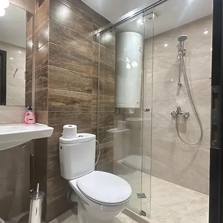 Honey - Spacious 2-bedroom In Apartamento